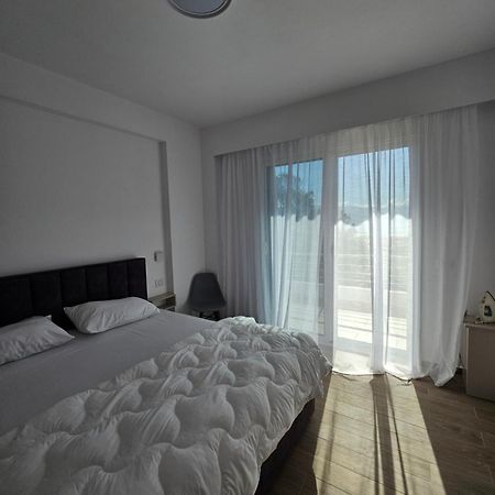 Sea & Sun Apartment Vlorë Eksteriør bilde